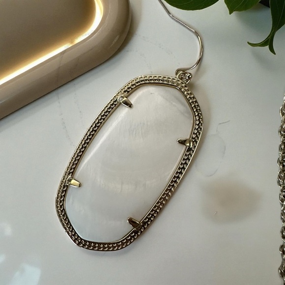 Kendra Scott Rayne Mother of Pearl Necklace & Earrings Set - Picture 3 of 8